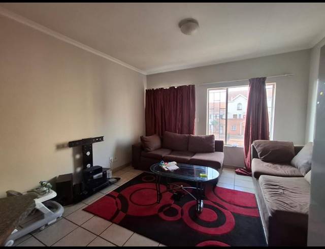 2 BEDROOM APARTMENT FOR SALE IN THE ORCHARDS